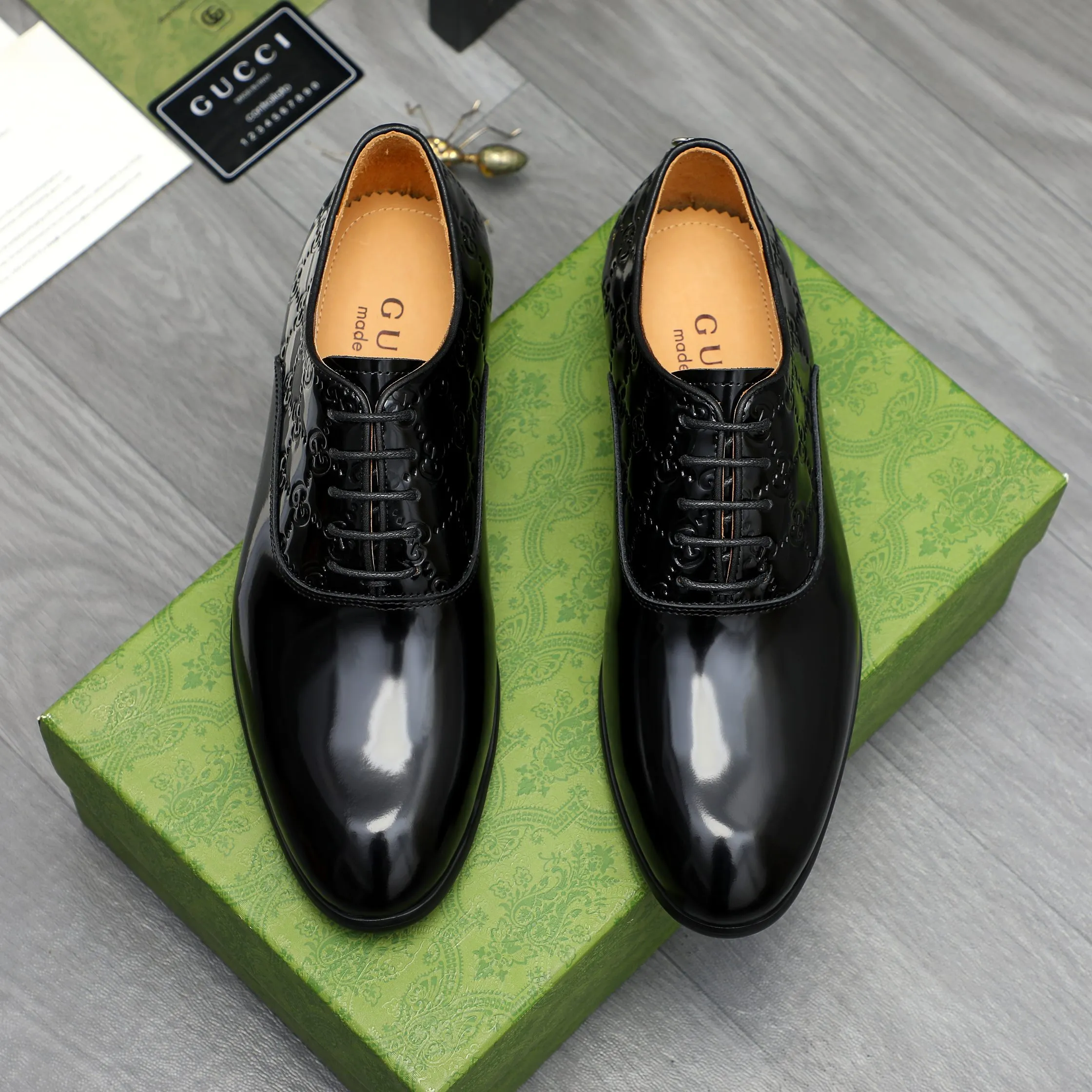 Men's shoes 💰p500 Product trademark: GUCCI "Gucci" business lace-up leather shoes Regular size: 38-46 (38.45.46 is custom-made and non-returnable) Product materials: Selected pearlescent cowhide stitching embossed cowhide upper, cowhide lining, original rubber outsole